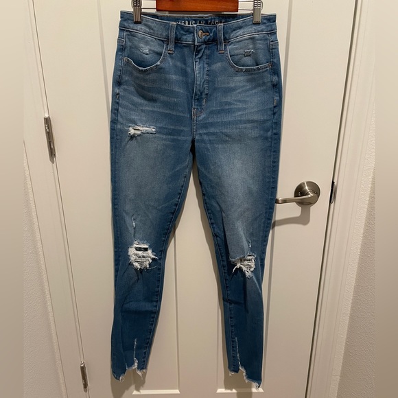 Never Worn Distressed Super Hi-Rise Jeggings from American Eagle - Size 6 Reg - Picture 1 of 5
